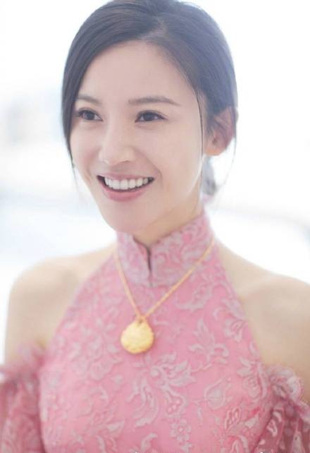 杨子姗粉色礼服美上天 杨子姗6月10日正式结婚