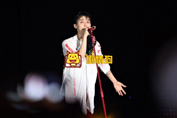 权志龙演唱会独白我到底是谁有什么含义